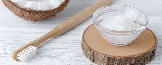 What’s The Scoop On Coconut Oil Toothpaste?